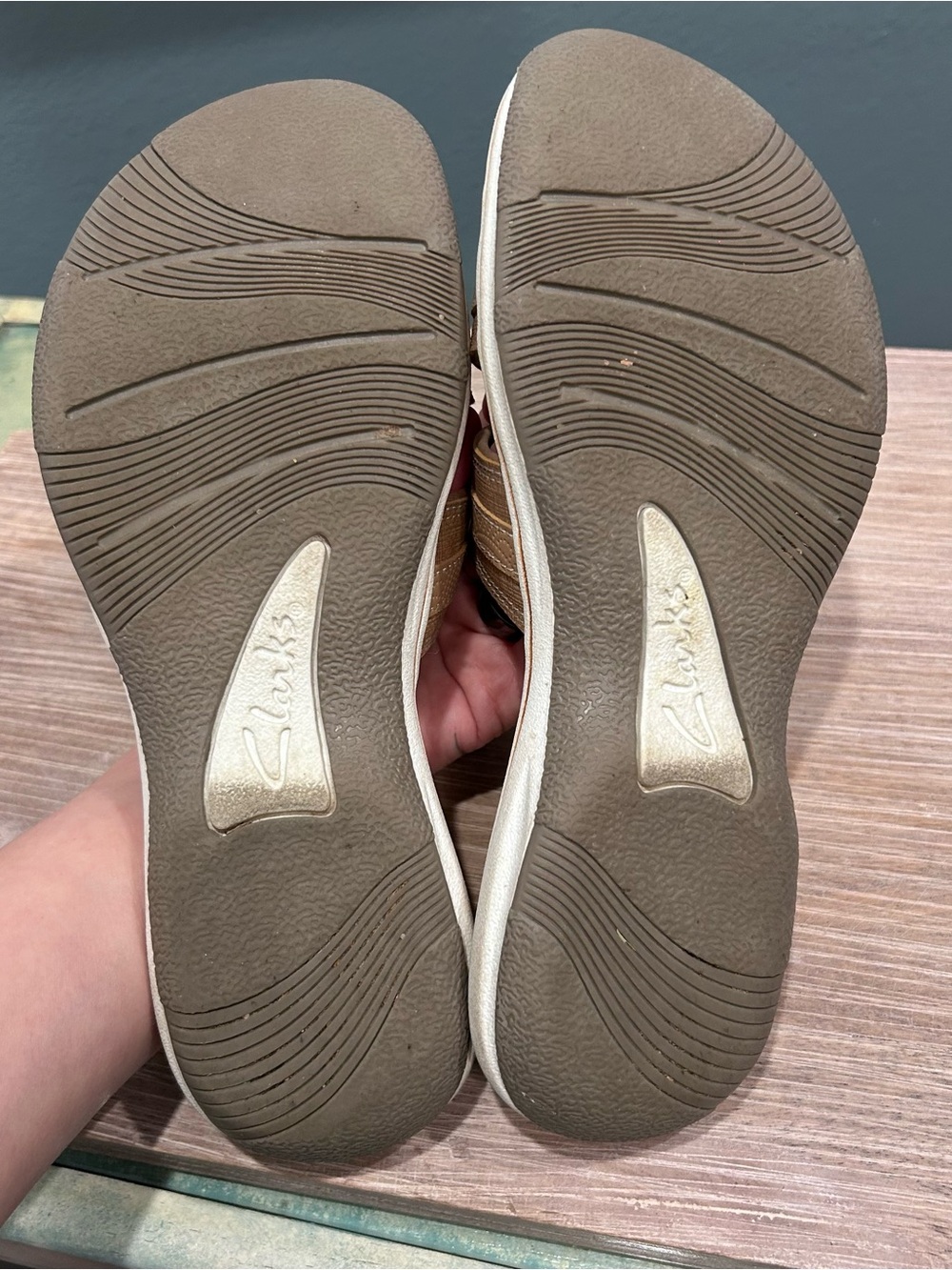 Clarks Cloudsteppers Women’s Taupe/Sand Adjustable Strap Slide Sandals Size 7M - Picture 6 of 6